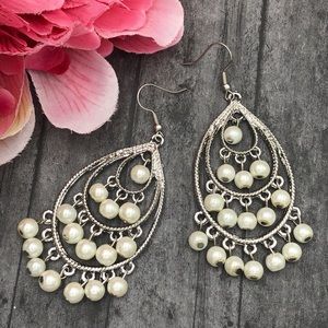 🌼 Triple Teardrop Pearl Silver Tone Dangle Earrings